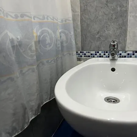 In A Shared Flat Queluz